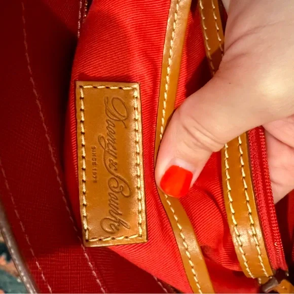 Dooney & Bourke tote - Picture 5 of 9